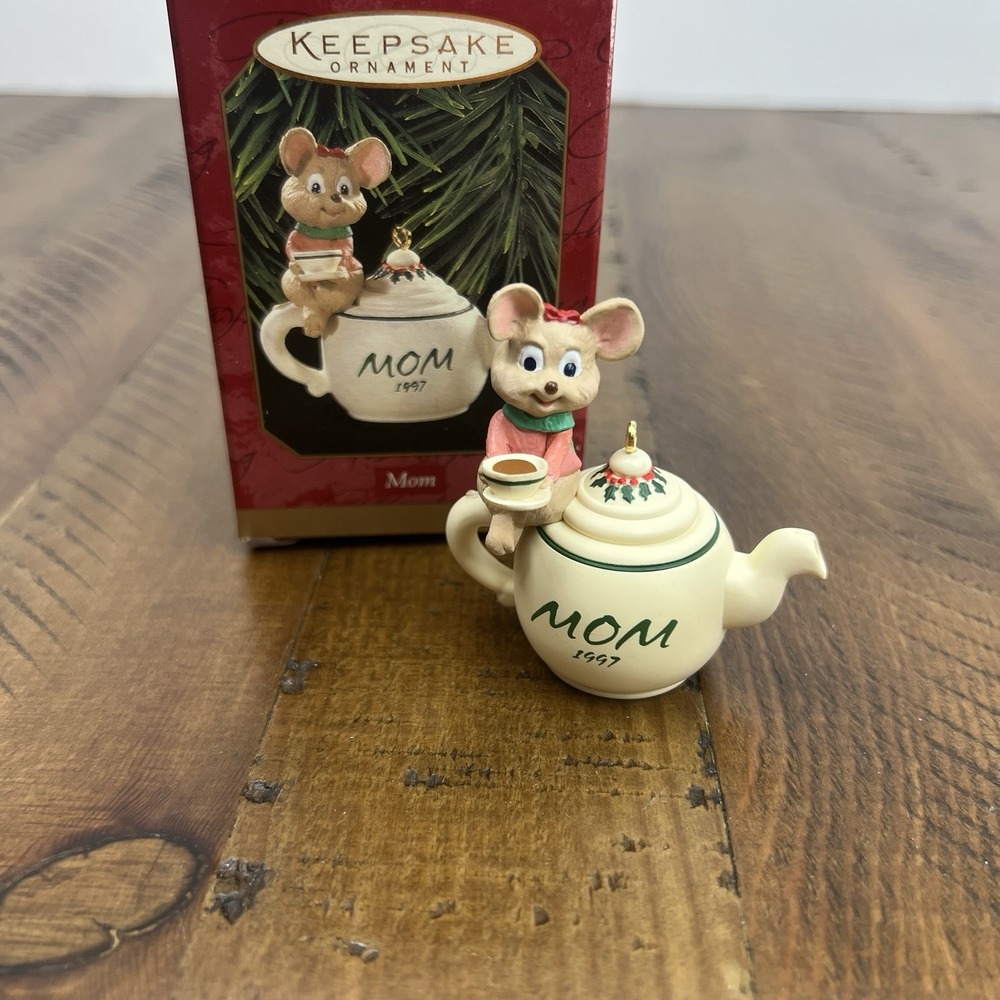 Hallmark Keepsake 1997 Mom Mouse Teapot Christmas Ornament QX6525